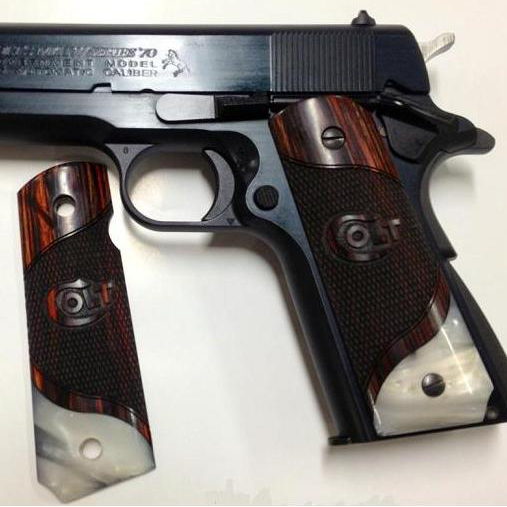 L.A.ホビーショップ / 木グリップ : M1911用 COLTロゴ入 パール