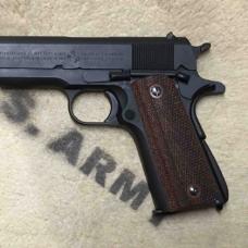 木グリップ:各社M1911用 ミリタリーフルチェッカー(スクリュー穴縁取り/グリップウェイト付) [取寄]